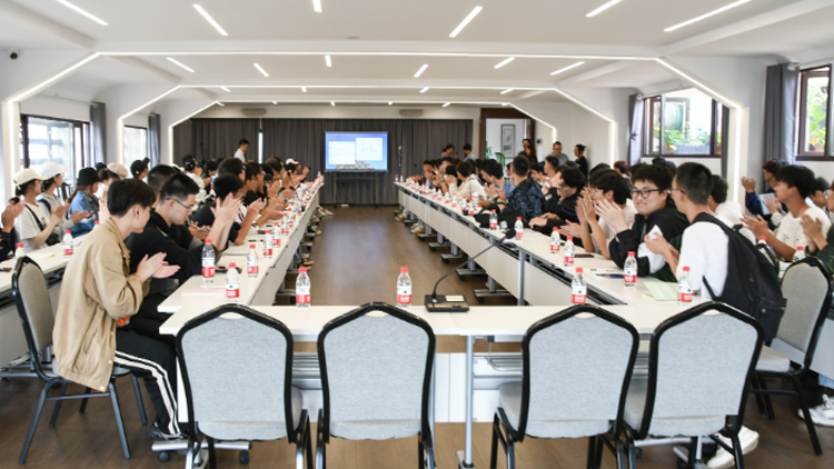 昆明理工大学机电工程学院师生至suncitygroup太阳集团科技集团参观互换