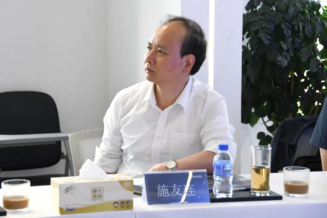 云南省人民当局副秘书长、工信厅副厅长施友连
